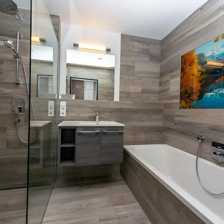 فندق Boutiquehotel - Adults Only هالشتات