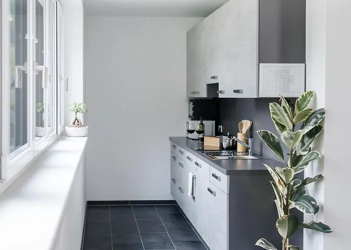 - Only - Adults Only * Hallstatt